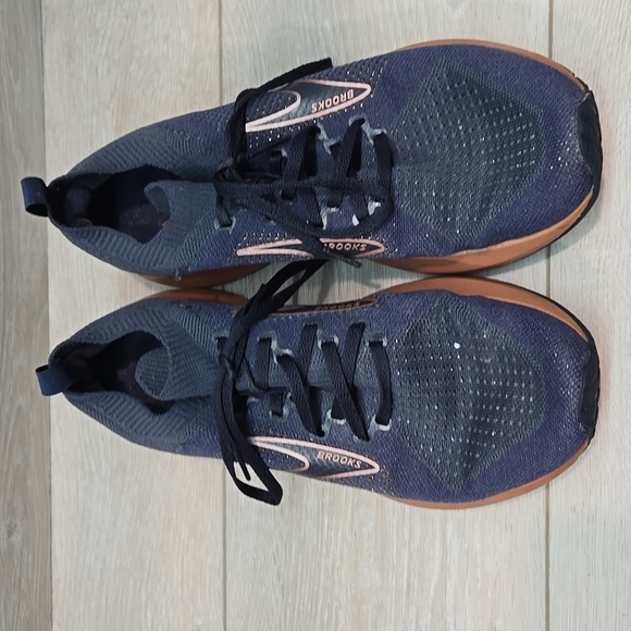 Brooks Levitate Womens Athletic Running Shoes Sneakers Sz 9 - Picture 3 of 11